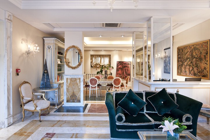 Guest Lobby