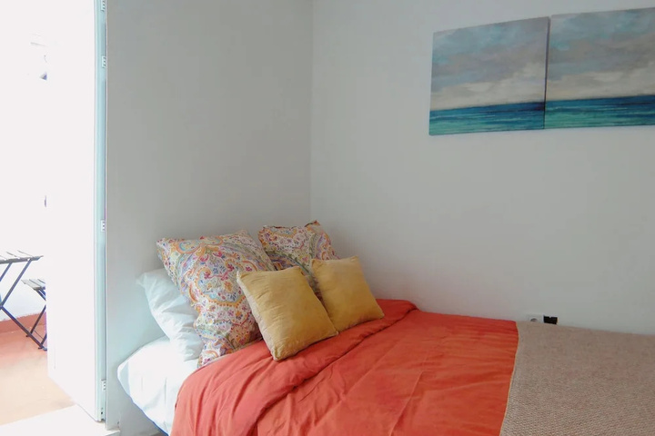 Room 4 of 12