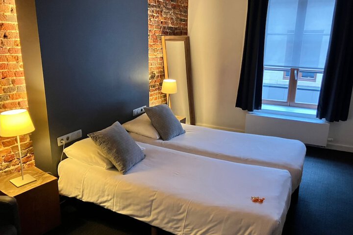 Room 35 of 65