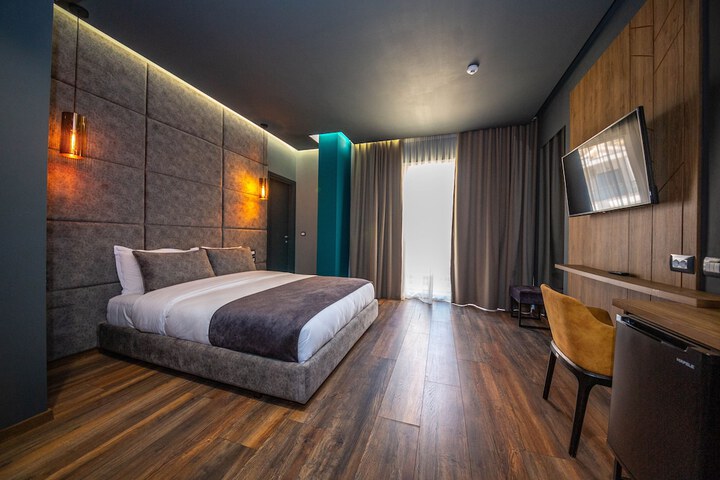 Room 13 of 96
