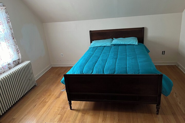 Room 5 of 18