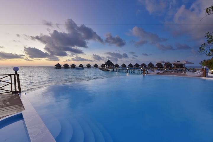 Hotel with Pool