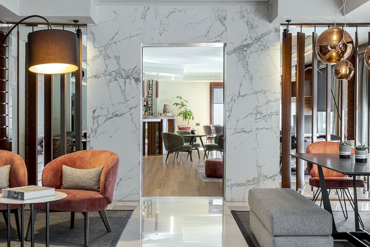 Entrance & Lobby