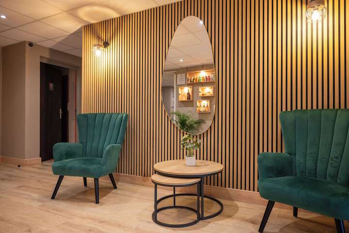Entrance & Lobby