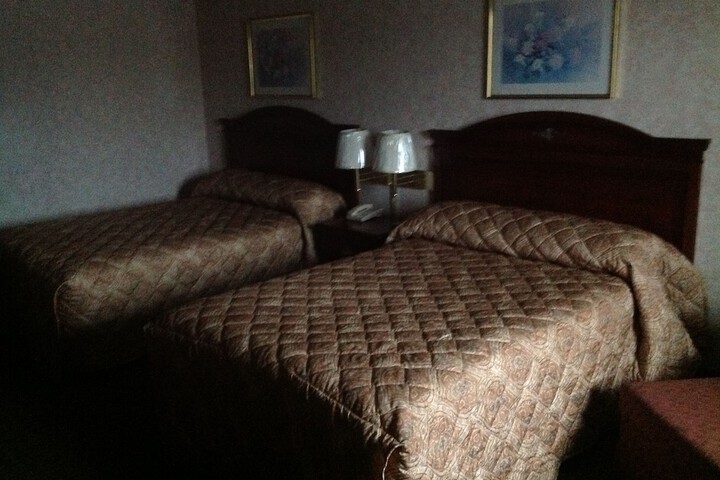 Room 13 of 36