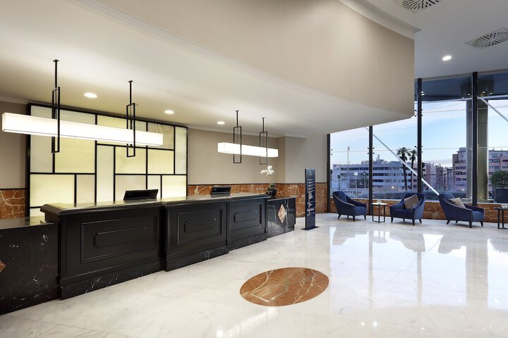 Entrance & Lobby