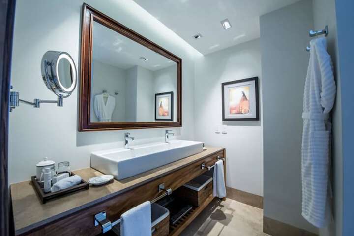 Room 15 of 43