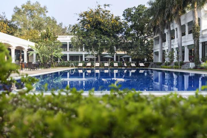 Hotel with Pool