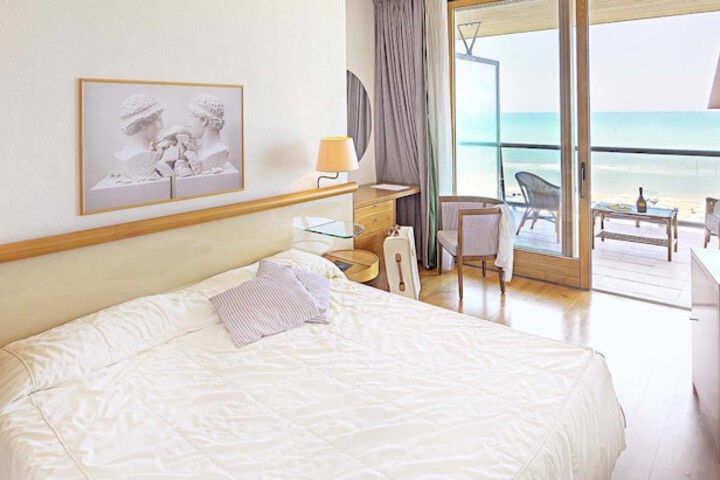 Room 3 of 22