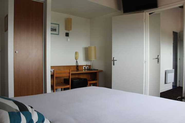 Room 4 of 81