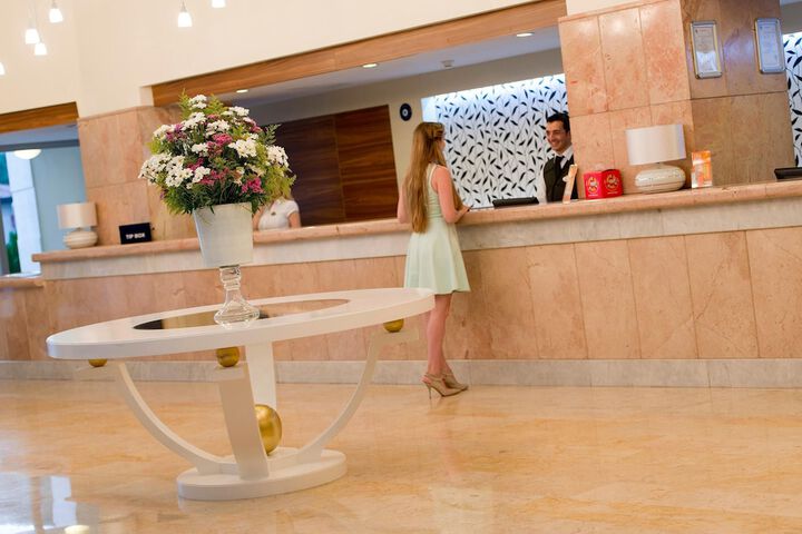 Entrance & Lobby
