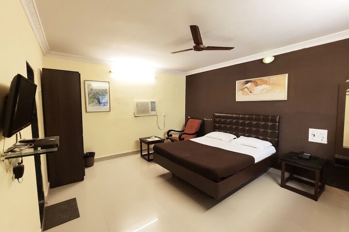Room 4 of 22