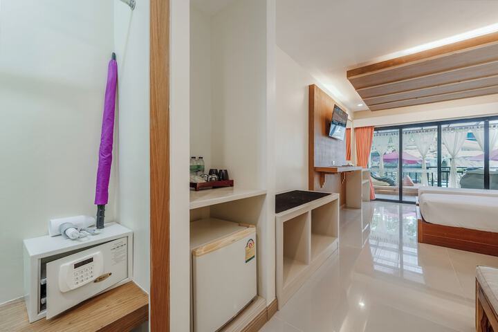 Room 27 of 118