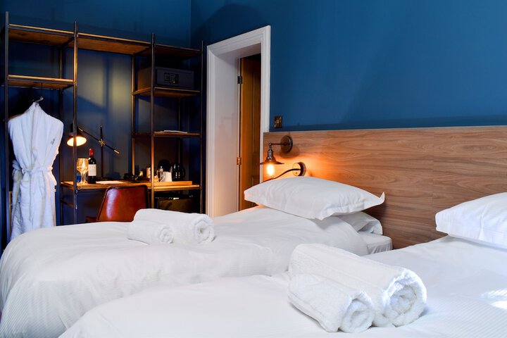 Room 5 of 24
