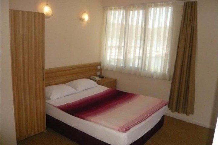 Room 12 of 22