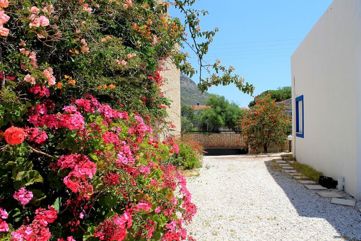 Hotel Exterior 57 of 71