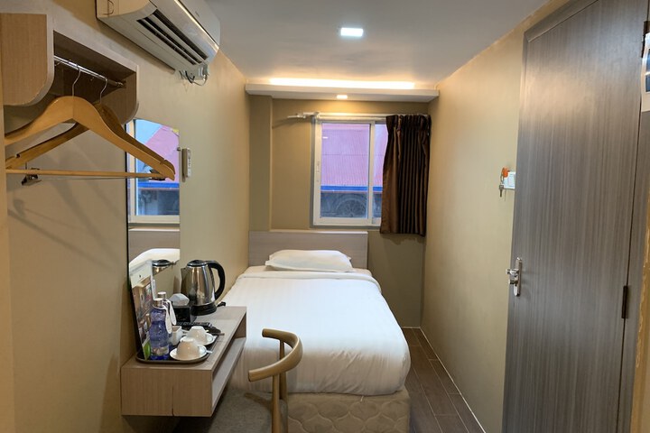 Room 13 of 58