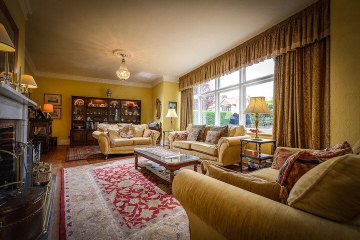 Lounge 16 of 18