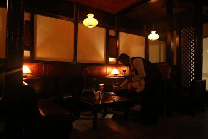 Lounge 44 of 51