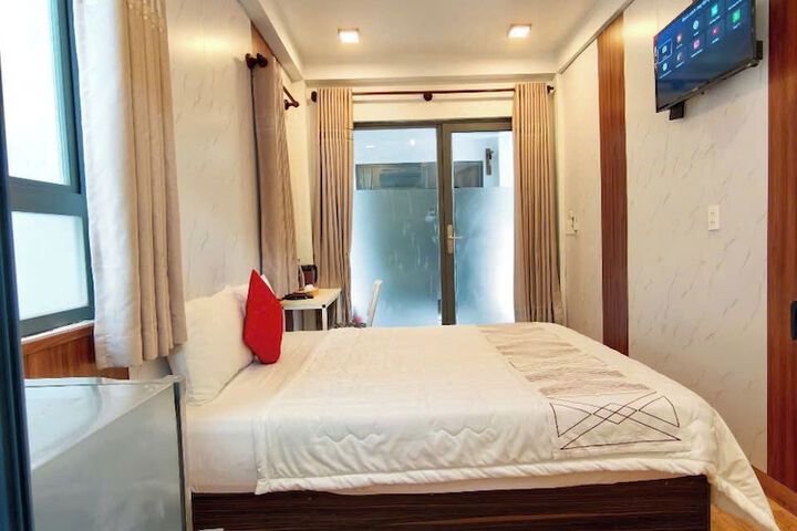 Room 6 of 38
