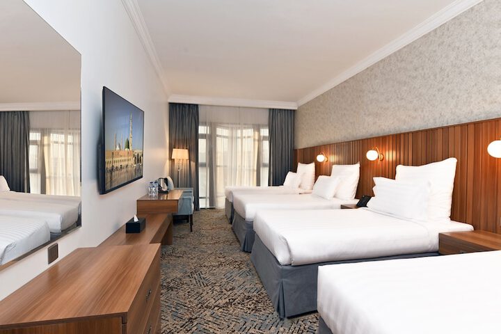Room 9 of 25