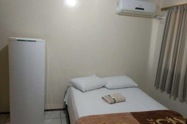 Room 6 of 10