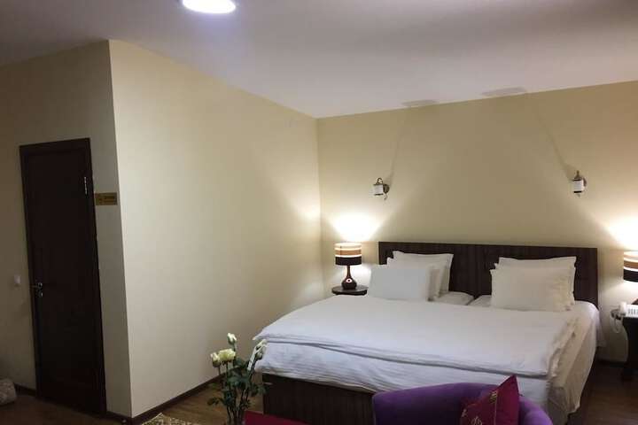 Room 4 of 46
