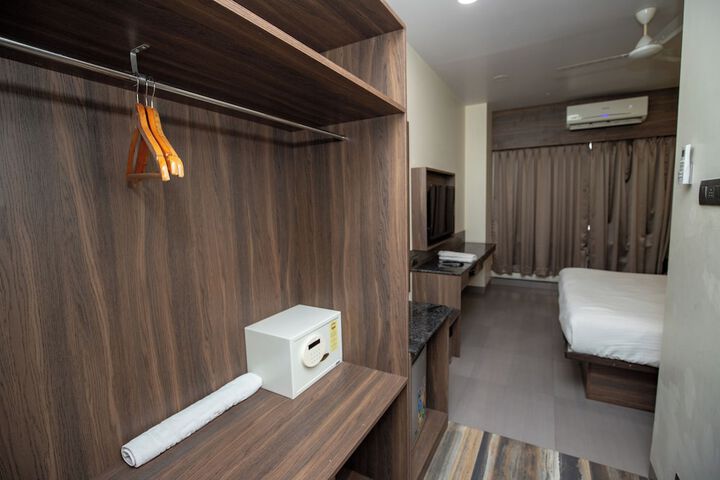 Room 7 of 25