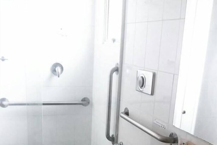 Room 12 of 21