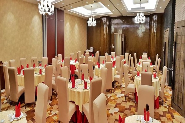 Ballroom/Hall 47 of 60