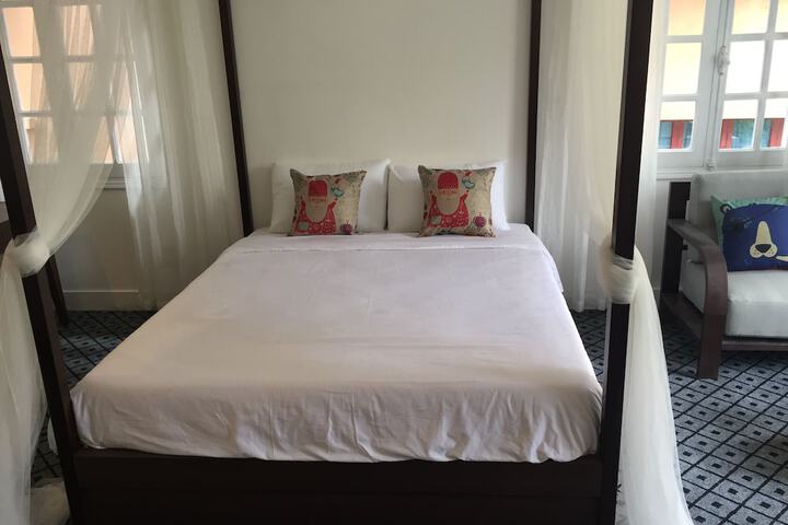 Room 4 of 27
