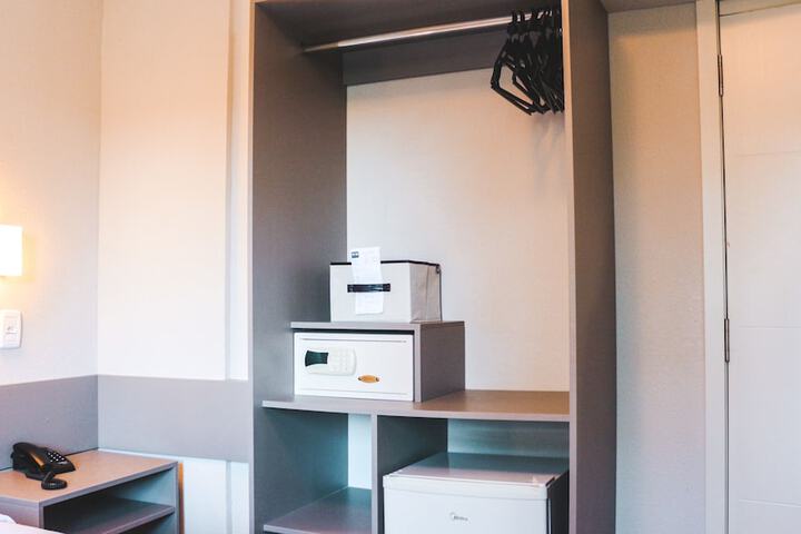 Room 14 of 39
