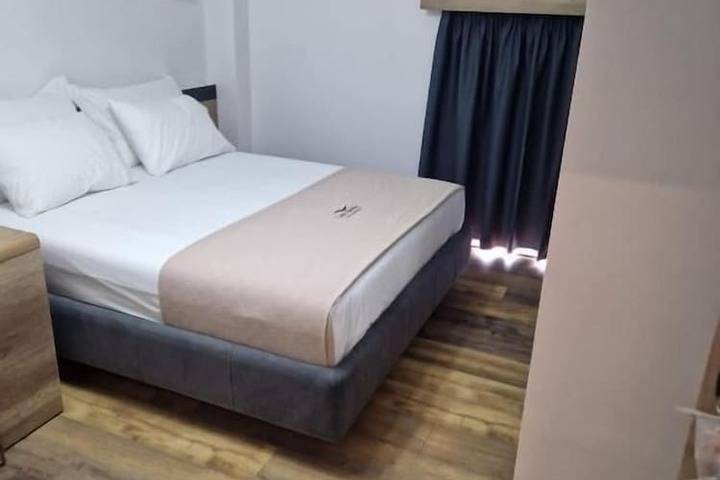 Room 4 of 19