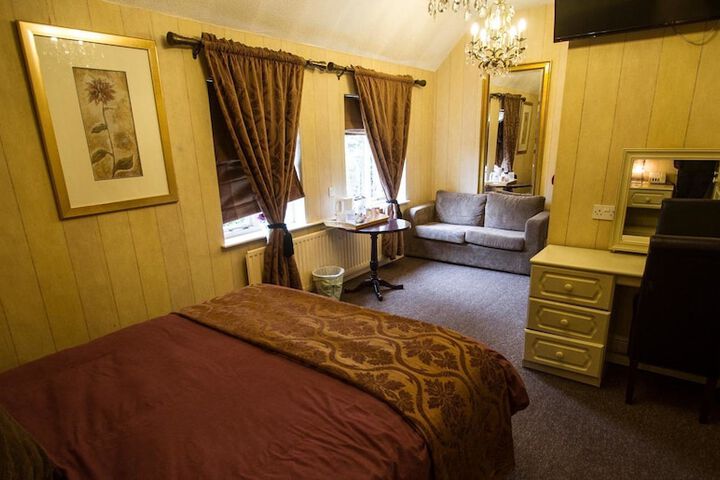 Room 5 of 49