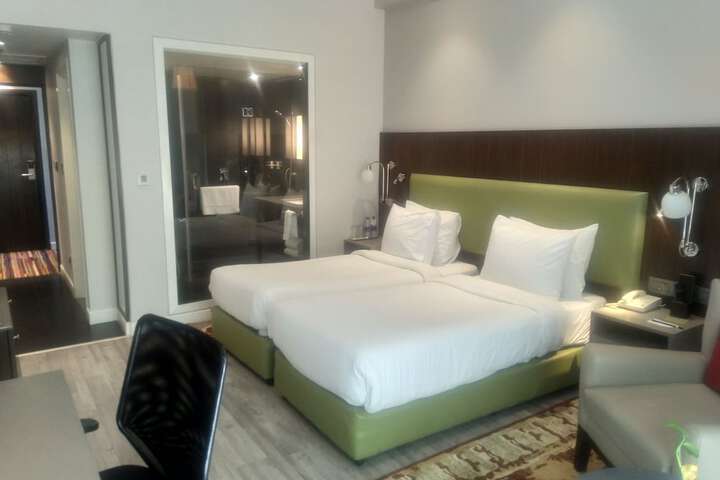 Room 6 of 52