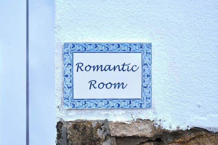 Room 4 of 76