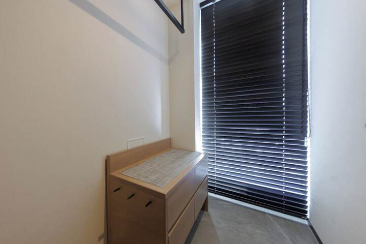 Room 46 of 99