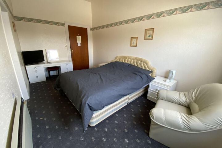 Room 3 of 11