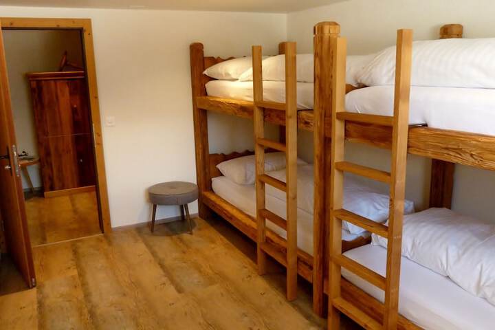 Room 5 of 51