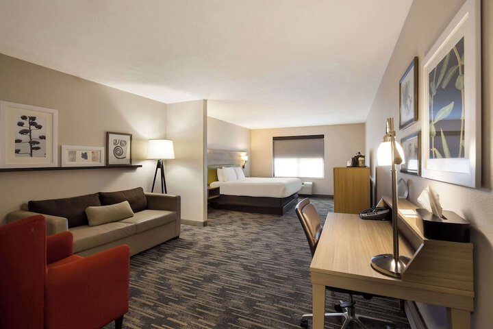 Room 35 of 72
