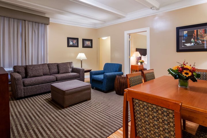 Best Western Plus Hospitality House New York | Bookonline.com