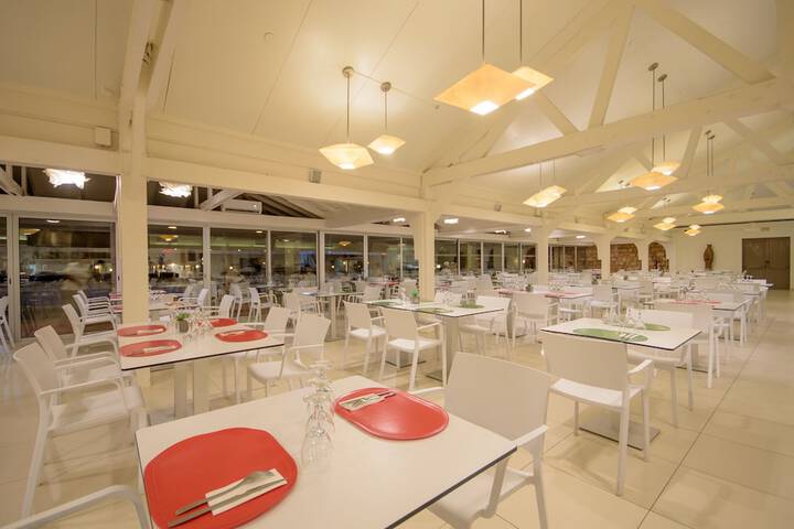Dining 65 of 102