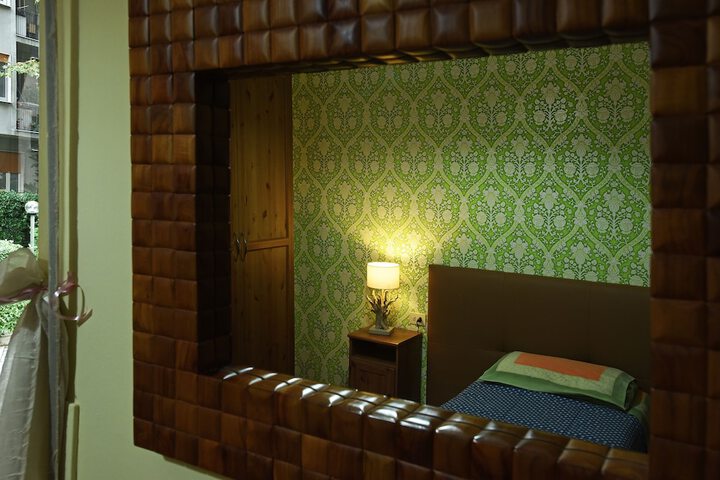 Room 8 of 18