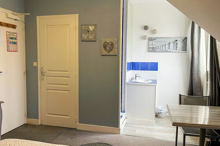 Room 9 of 52