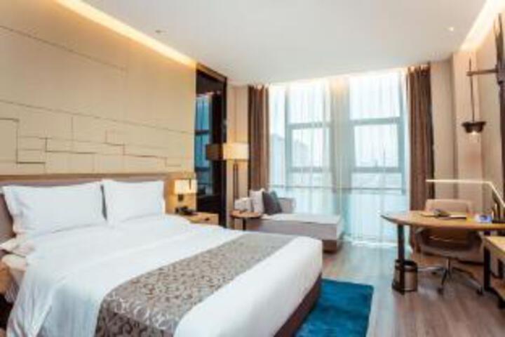 Room 8 of 8