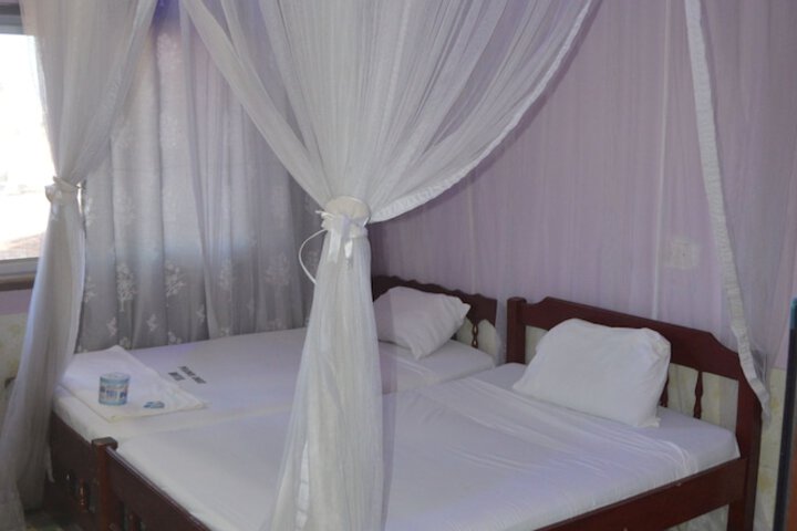 Room 15 of 32