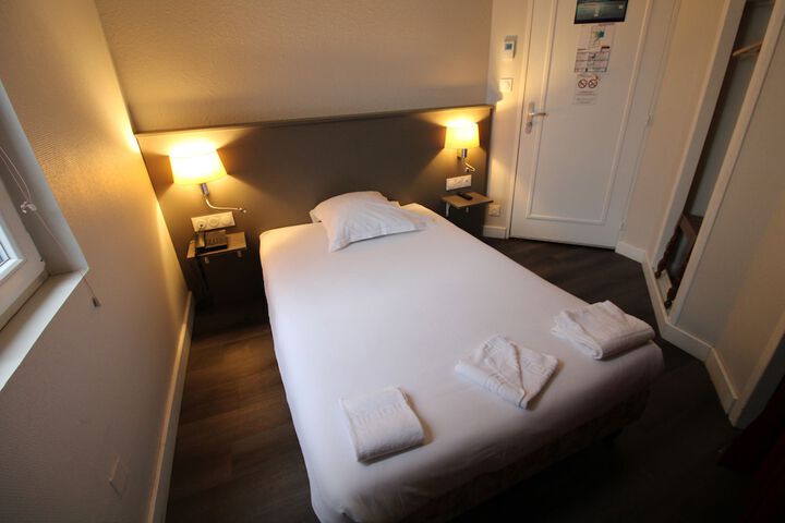 Room 22 of 69