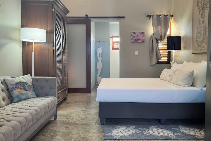 Room 15 of 84