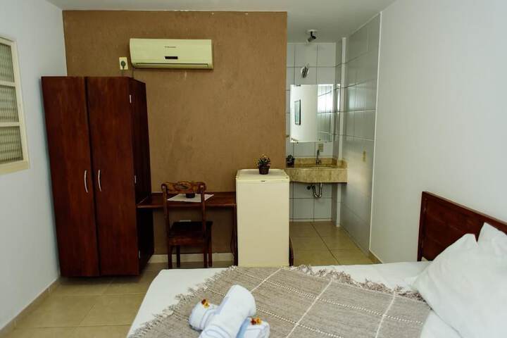 Room 17 of 27