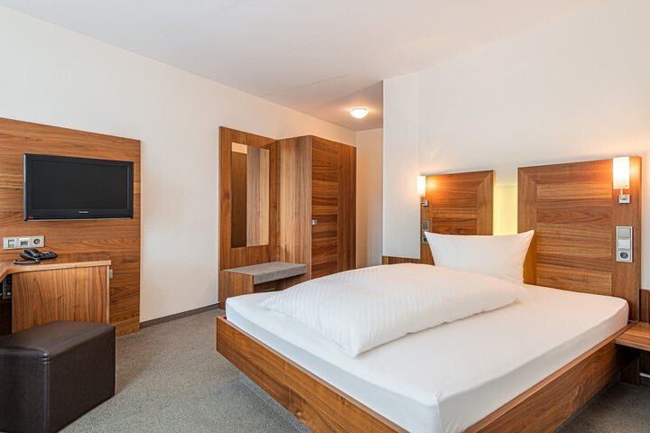 Room 16 of 59